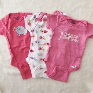 Newborn onesie set